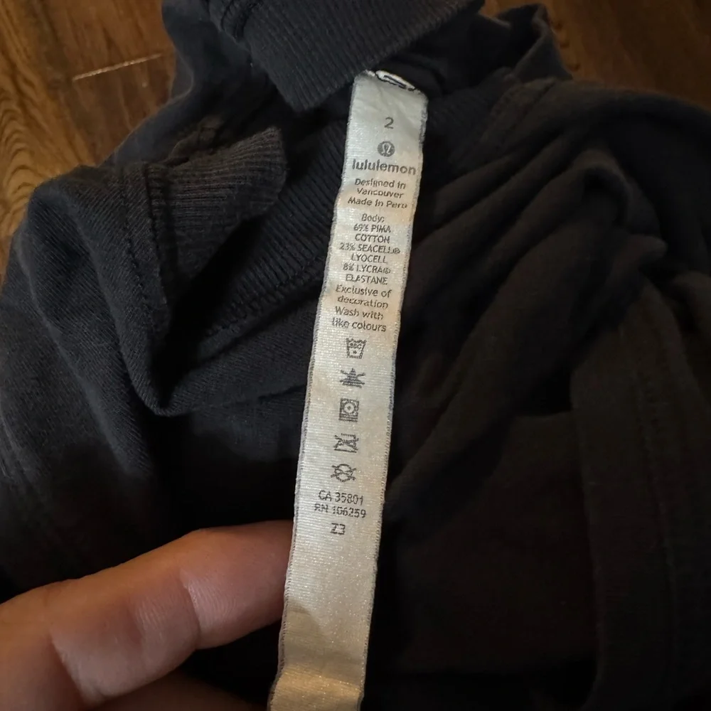 Lululemon Athletica Charcoal Top Size 2